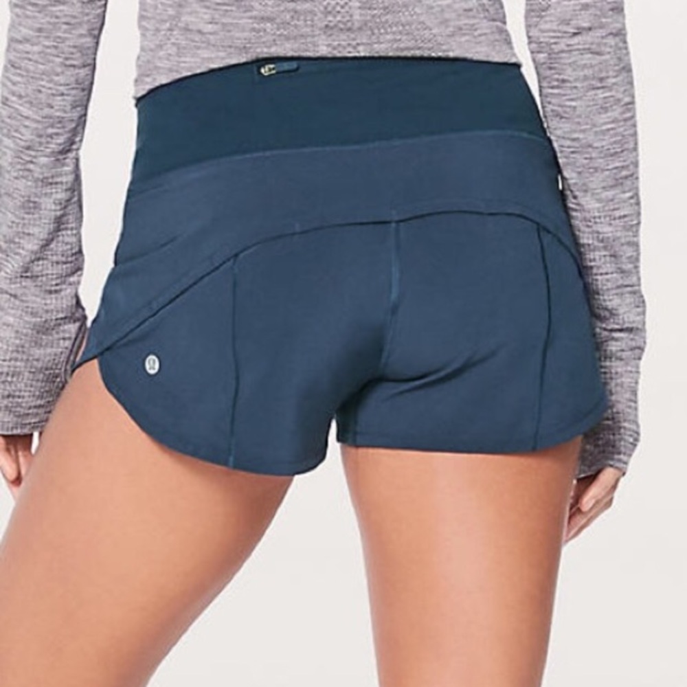 Lululemon high-rise speed up shorts 2.5 inseam